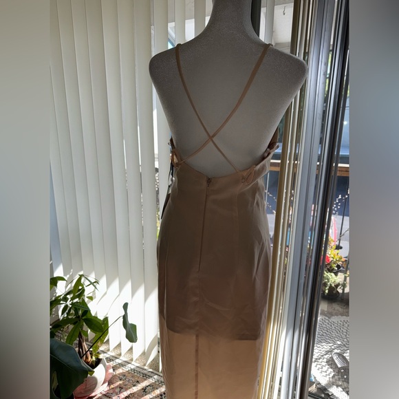NWT Lulus Beige Dress Women’s size Small Midi style - Picture 8 of 16